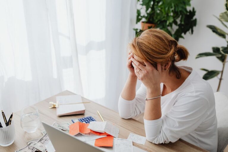 Insurance Waste Money? 7 “Experts Agree to Skip” Policies Draining Your Wallet in 2025