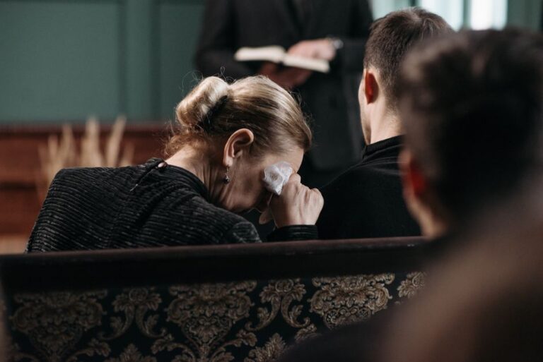 How to Handle Insurance After a Spouse Dies: The 7‑Step Survival Guide Most Families Miss