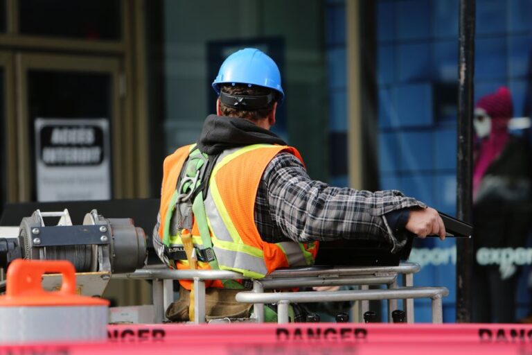 Insurance for Construction Workers: The Ultimate Guide to Protecting Your Life, Income, and Future on the Job Site