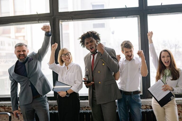 PEO Insurance: The Secret Weapon 73% of Thriving Small Businesses Use (And Big Corporations Don’t Want You to Know)